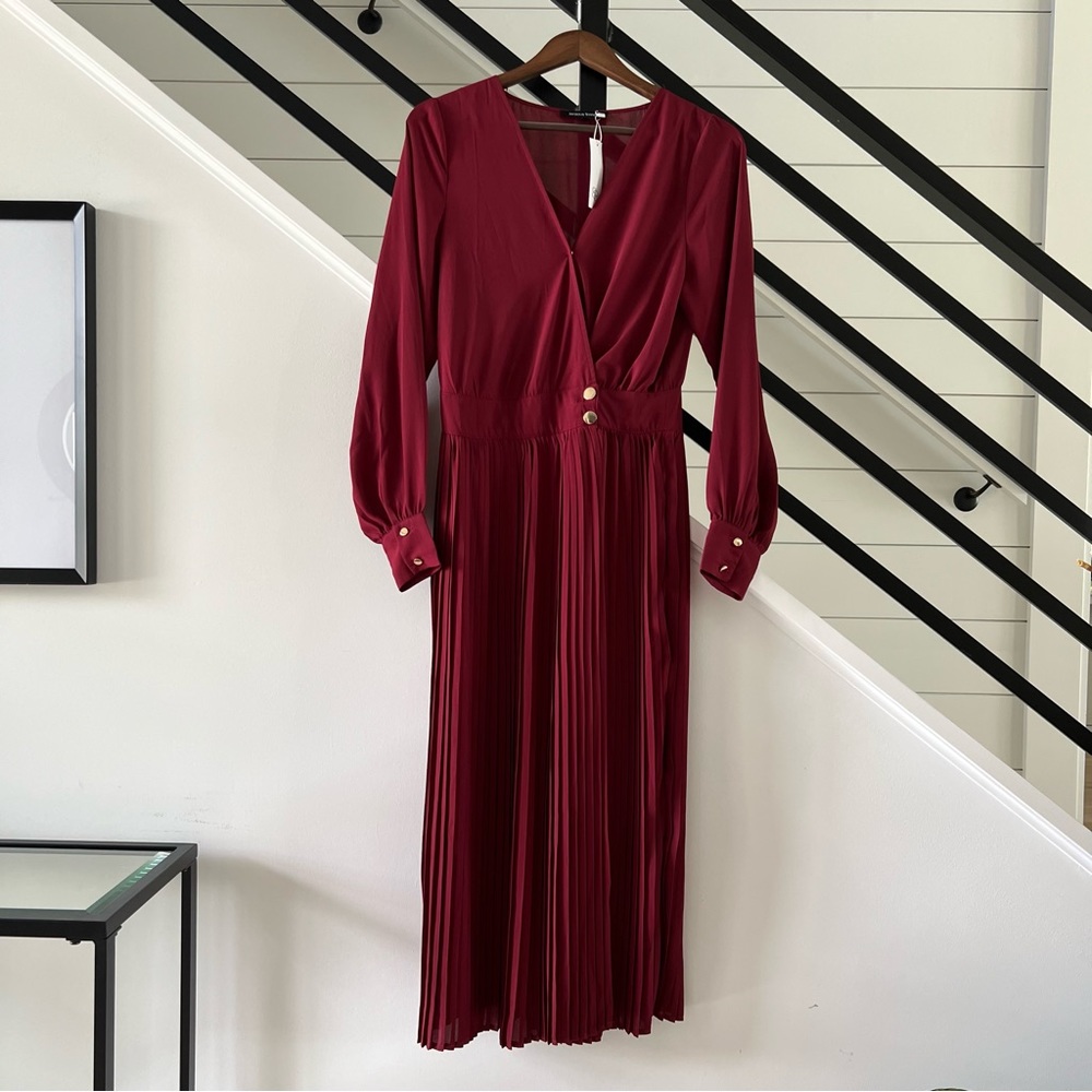 NWT Baltic Born Kylene Pleated Midi Dress | Size S, burgundy
